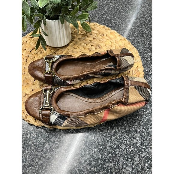 authentic Burberry London Signature Plaid Print - Picture 4 of 8